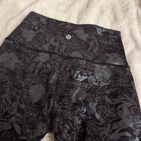 Lululemon leggings, metallic print design - Picture 1 of 4